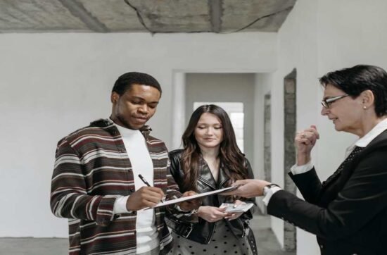 DOGE HHS Migrant Housing Contract Explained (2025 Guide)